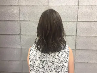 セミロング カラー ITO YUKIのヘアスタイル