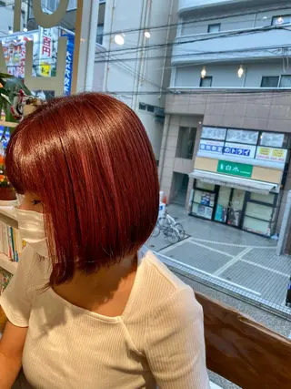 ショート カラー 岩谷 美香のヘアスタイル