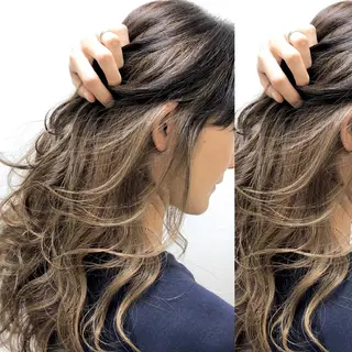 セミロング カラー JuNブリーチに 縮毛矯正するプロのヘアスタイル