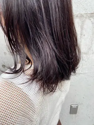 カラー OKA AKIHOのヘアスタイル