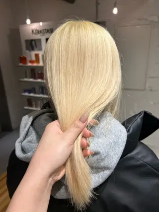 セミロング ハイトーン/ブリーチ 🧁soraのヘアスタイル