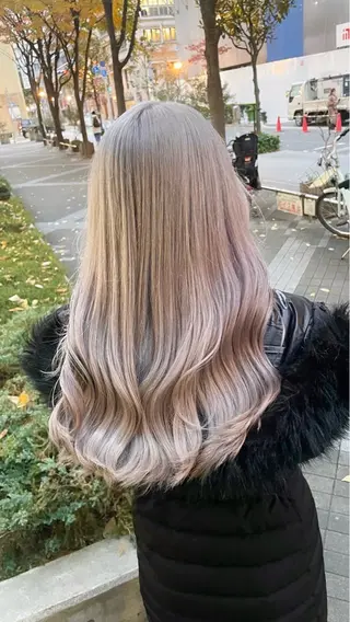 セミロング カラー 京谷 日向のヘアスタイル
