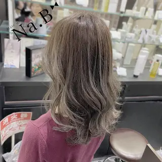 セミロング カラー ジユン 지윤のヘアスタイル