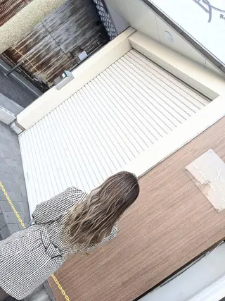 カラー ロング LaRmE 代表　HoHaRa.のヘアスタイル