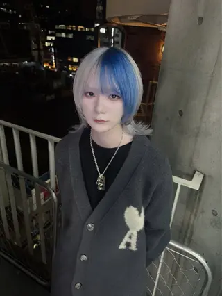 ミディアム メンズ ホワイト&レイヤーカ ットエクステ長畠俊輔のヘアスタイル