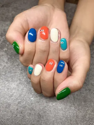 ネイル R inのネイルデザイン