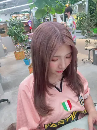 セミロング カラー 岡野 静華のヘアスタイル