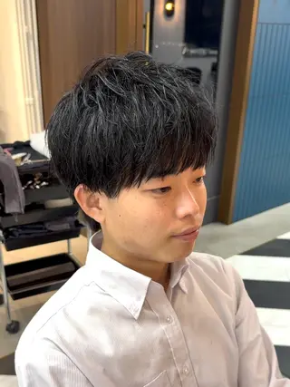 ショート カラー パーマ ヘアアレンジ メンズ 伊藤 陸のヘアスタイル