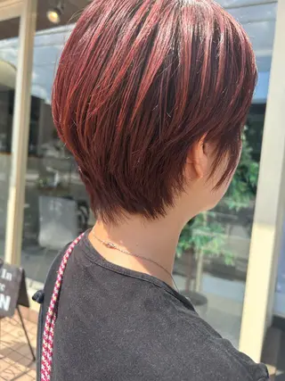 ショート カラー 川筋 桃果のヘアスタイル