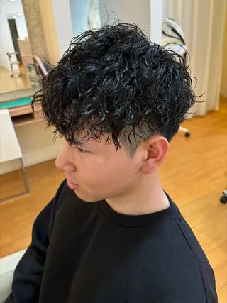 パーマ メンズ レイヤー/艶カラー 奥野恭平のヘアスタイル