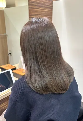 セミロング カラー 飯塚 優希のヘアスタイル