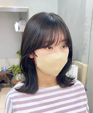 セミロング カラー ウルフ🦋顔まわり ❤︎ ͛MEIのヘアスタイル