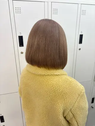 ショート 綾乃／デザインカラー ／ハイトーン／ボブのヘアスタイル