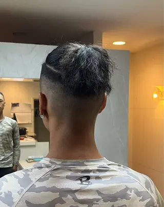 メンズ 鶴 章英のヘアスタイル