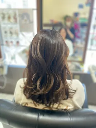ロング カラー Aphrodite 横手 亜紀のヘアスタイル