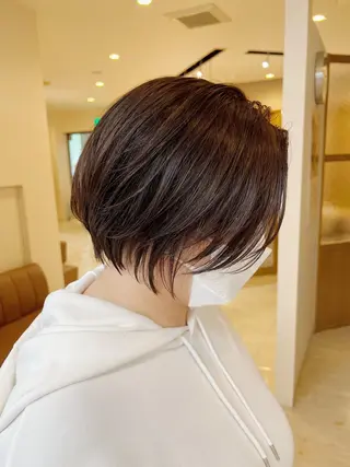 ショート レイヤー/くびれ/ 縮毛/チェレ金剛のヘアスタイル