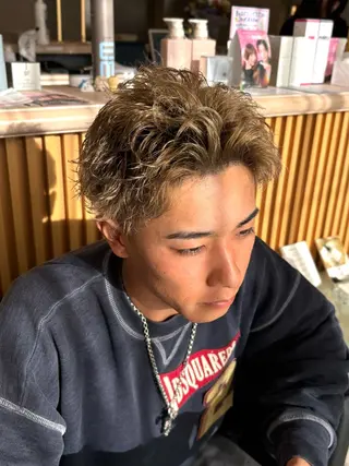 パーマ メンズ メンズパーマ、スパ イキー、上野星也のヘアスタイル