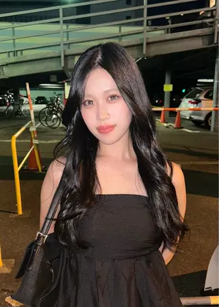 カラー ユイ コハルのヘアスタイル