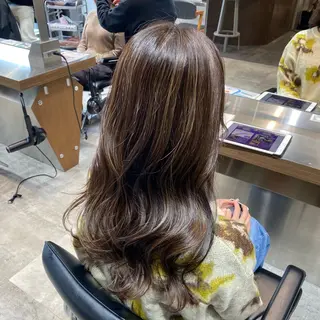 ロング カラー 藤川 明英里のヘアスタイル