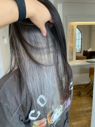 セミロング ブリーチ毛矯正.髪質 改善.髪にドラマをのヘアスタイル