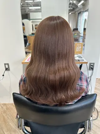 ミディアム カラー ベージュ/ダブルカラ ー/新潟駅/青柳萌果のヘアスタイル