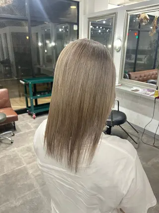 ミディアム カラー ヘアリゾートAi Tsubasa🐳のヘアスタイル