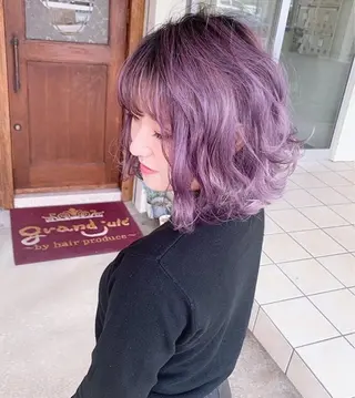 ミディアム カラー grand juteのヘアスタイル