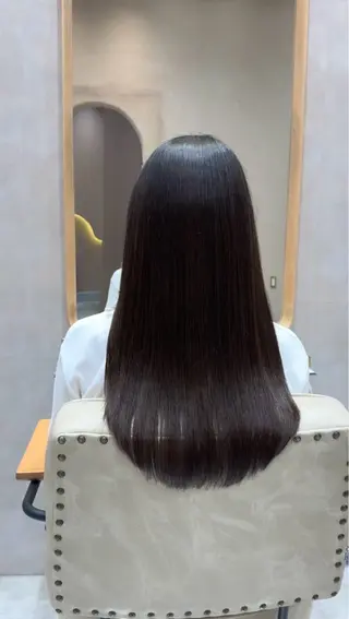りな🪽カット /縮毛/透明感カラーのヘアスタイル