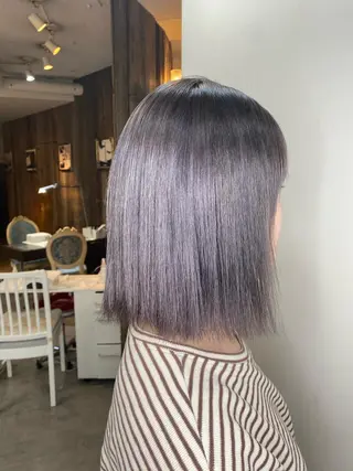 ミディアム カラー ヘアアレンジ ネイル mana 暖色カラーカットのヘアスタイル