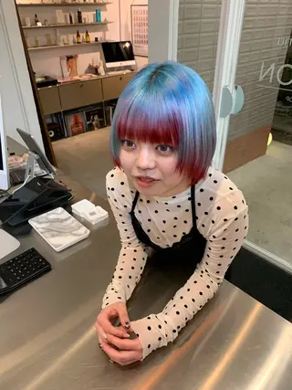 カラー hinata /ハイトーンのヘアスタイル