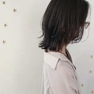 ミディアム 市川 千夏のヘアスタイル