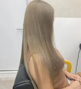 ロング カラー GiseL アンリのヘアスタイル