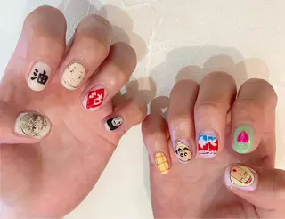 ショート カラー ネイル Nailsalon Calmeのネイルデザイン