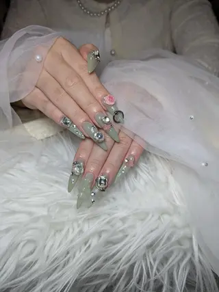 ネイル Queen Nail 柏店　クイーンネイルのネイルデザイン