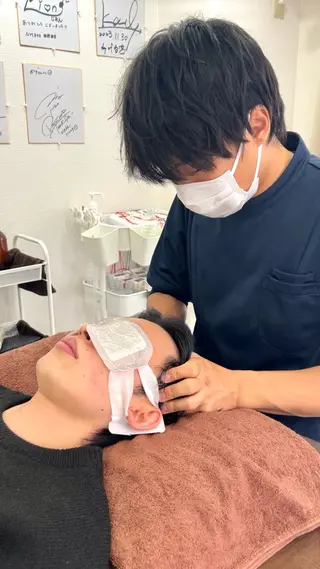 美容鍼×小顔×猫背× ブライダル 大阪梅田のエステ・リラクイメージ