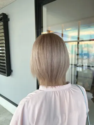 ミディアム カラー 杉林 莉沙のヘアスタイル