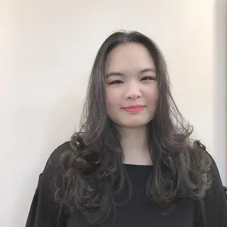 ロング パーマ 塩崎 春香のヘアスタイル