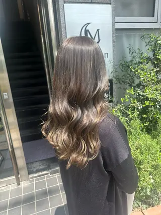 ロング カラー 保井 実奈美のヘアスタイル