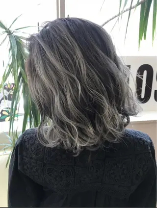 ミディアム カラー est hair &beautyのヘアスタイル