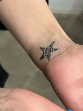 repos所属・repos 金山ネイルサロンのネイルデザイン