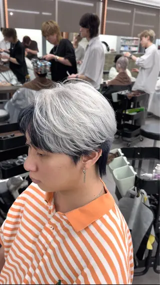 ショート カラー メンズ ハイトーン特化🌟 カワシマシュンスケのヘアスタイル