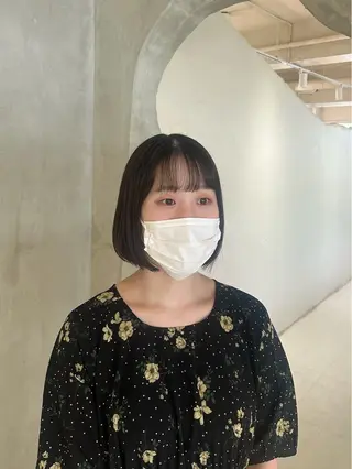 ショート 切りっぱなしボブ/ 艶カラー/綾莉のヘアスタイル