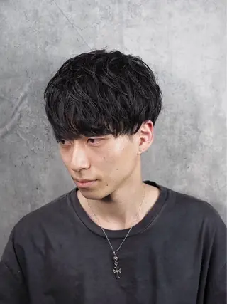 ミディアム 阿賀 佑季のヘアスタイル