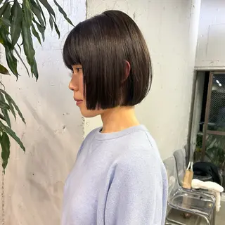 ショート 小顔に見えるボブ 透明感カラー🪽のヘアスタイル