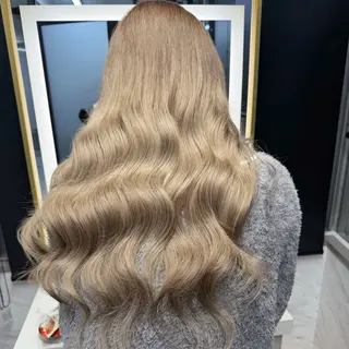 ロング カラー シールエクステ特化 ハイトーン、NANAのヘアスタイル