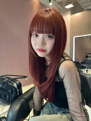 ロング カラー レイヤーカット 透明感カラーのヘアスタイル
