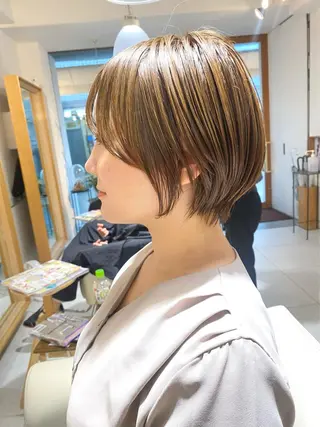 ショート カラー 安永 涼のヘアスタイル