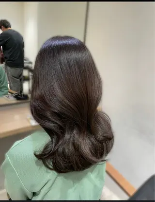 ミディアム カラー 戸川凜音 とがわりんねのヘアスタイル