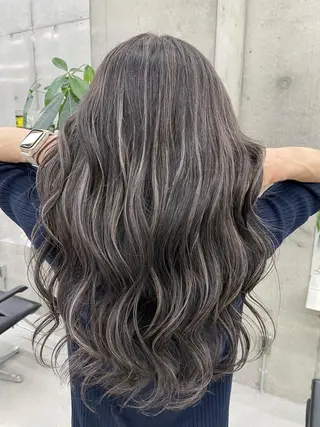 ロング 岡留 愛美のヘアスタイル