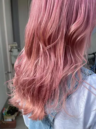 セミロング カラー インナーカラー 推し ブリーチ  髪質改善のヘアスタイル